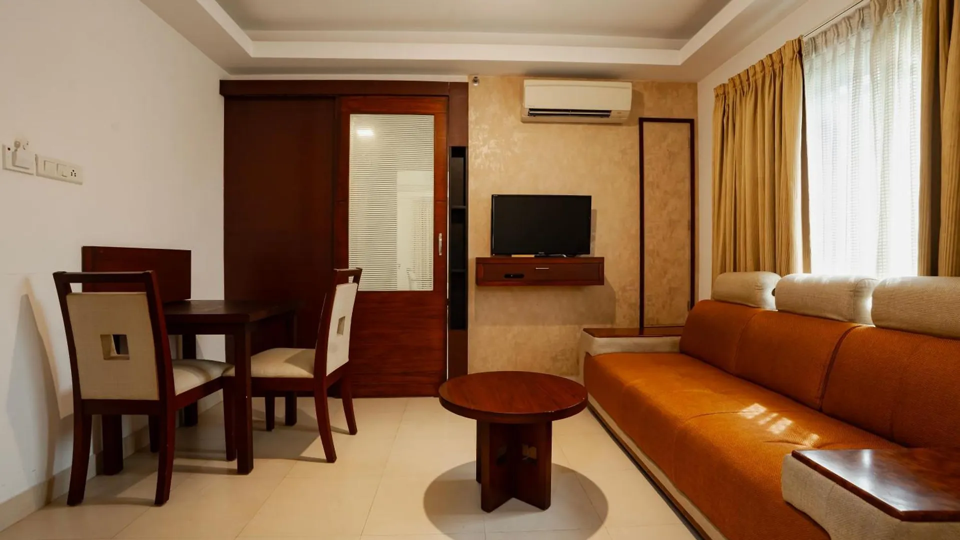 Hotel White Gate Residency Vaikom