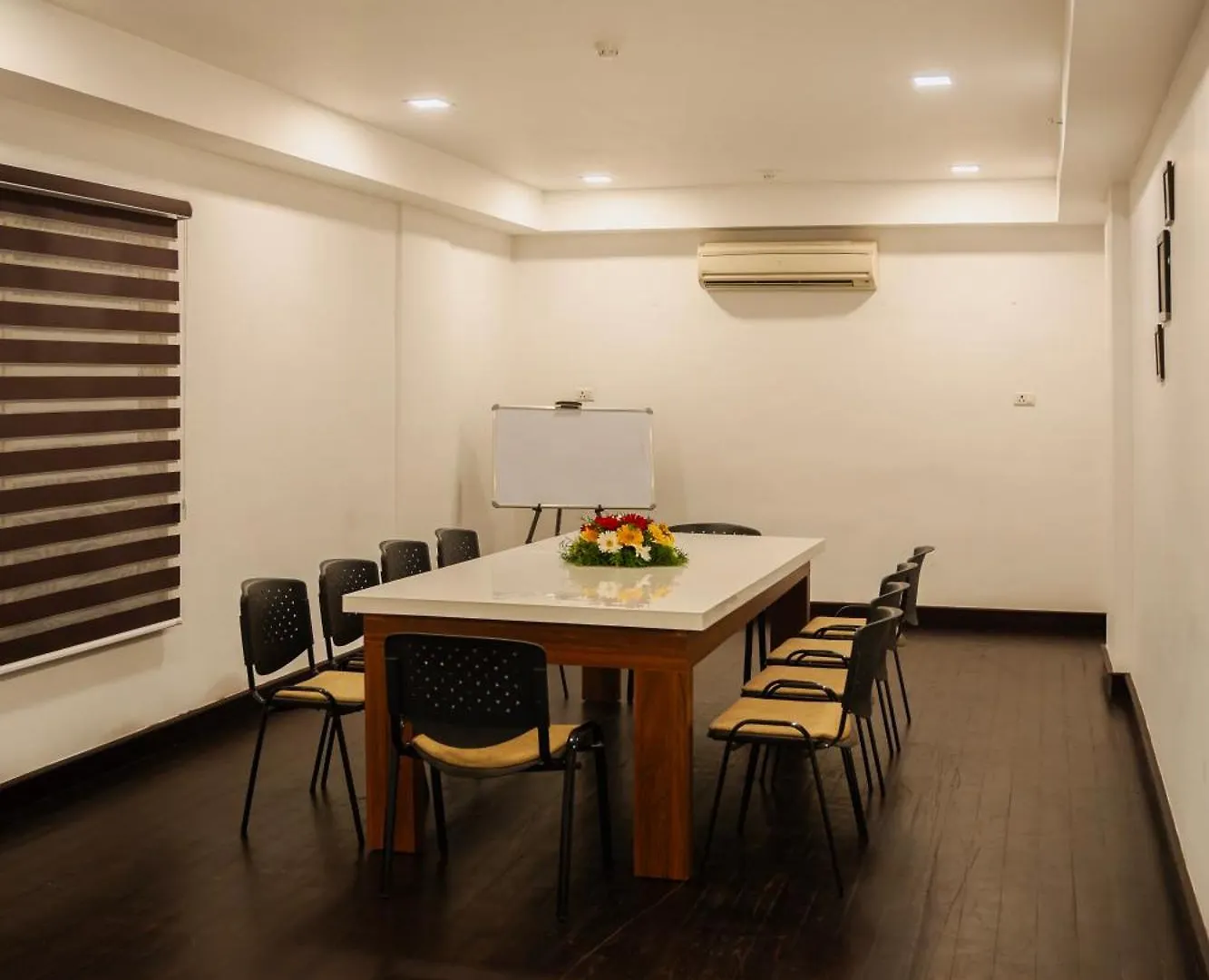 Hotel White Gate Residency Vaikom